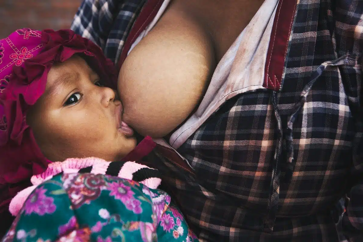 bébé  allaitement